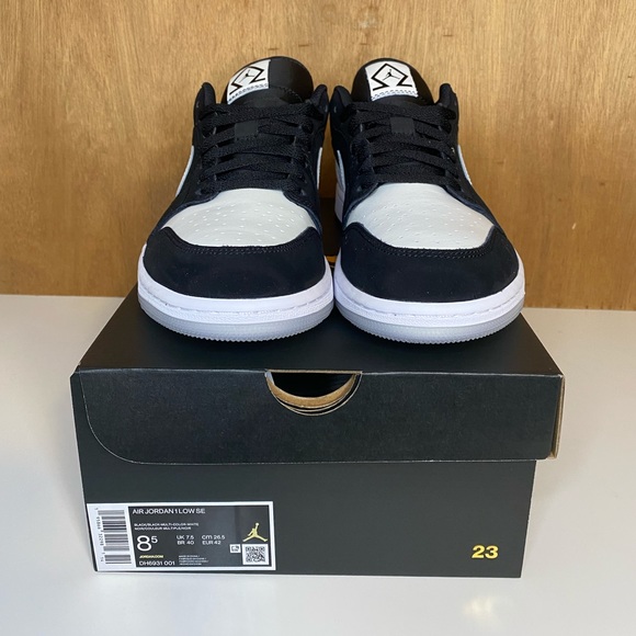 SOLD-Jordan 1 Low Diamond Shorts - Picture 2 of 3